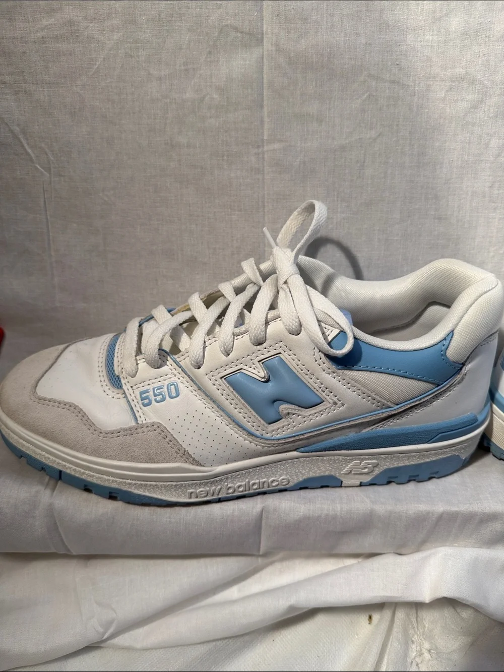 New Balance 550 Men’s Sneakers — White & Light Blue  size 10 US